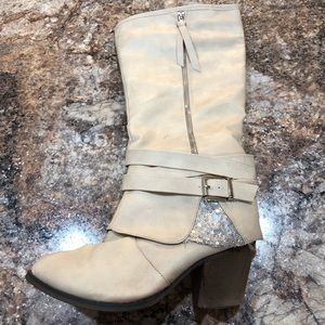 Women’s just under the knee boots